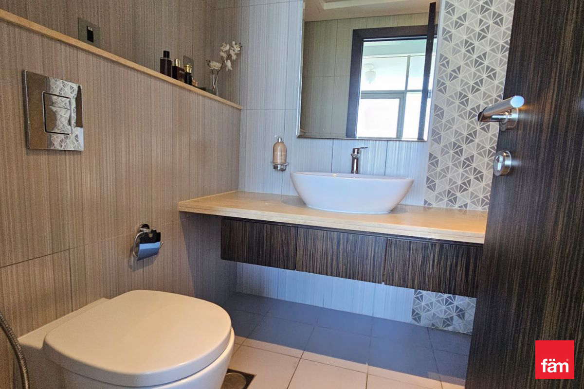 RARE | Golf View | Modern | Options needed-16