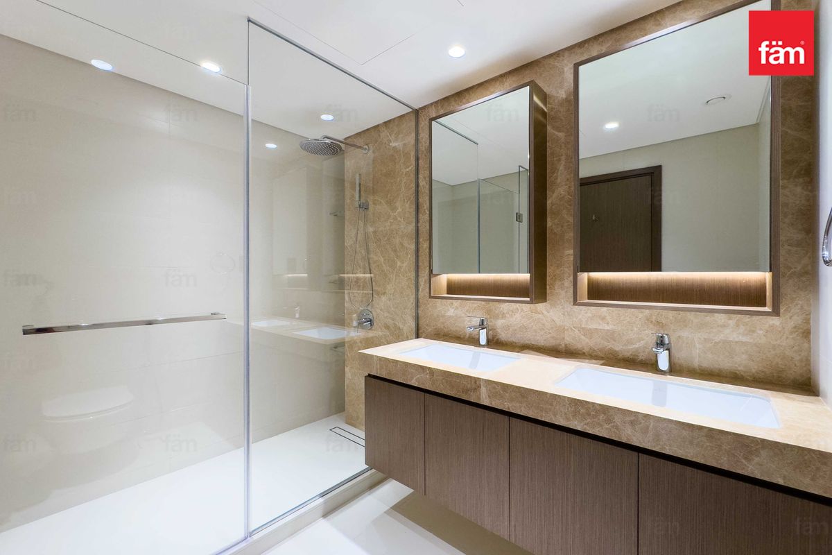 PANORAMIC VIEWS | TOP FLOORS | MARBLE FINISHES-14
