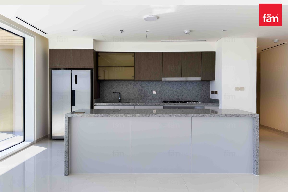 PANORAMIC VIEWS | TOP FLOORS | MARBLE FINISHES-10