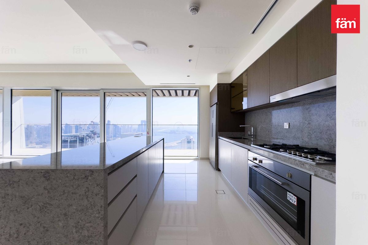 PANORAMIC VIEWS | TOP FLOORS | MARBLE FINISHES-7