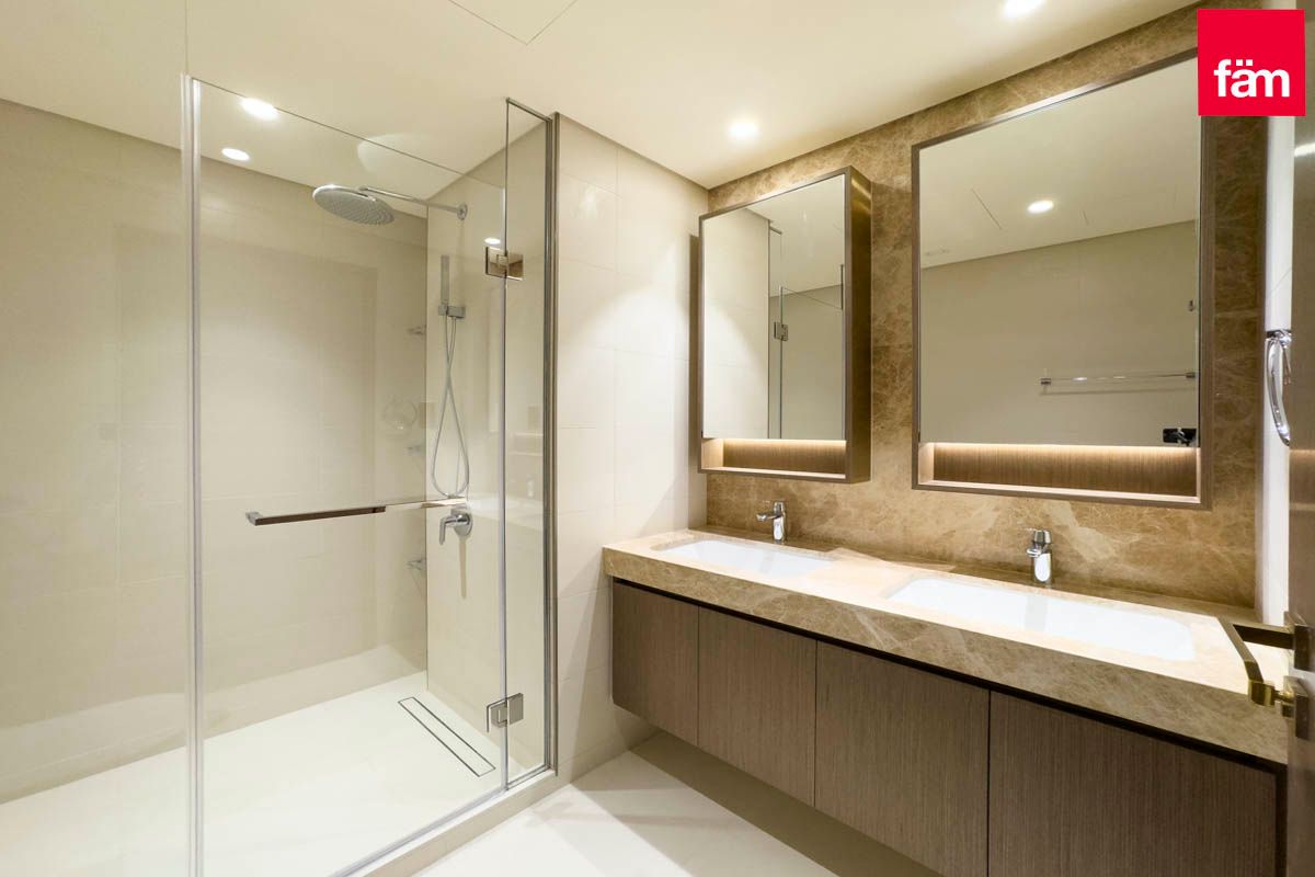 Full Palm Views | Stunning 2 Br | Private Beach-12
