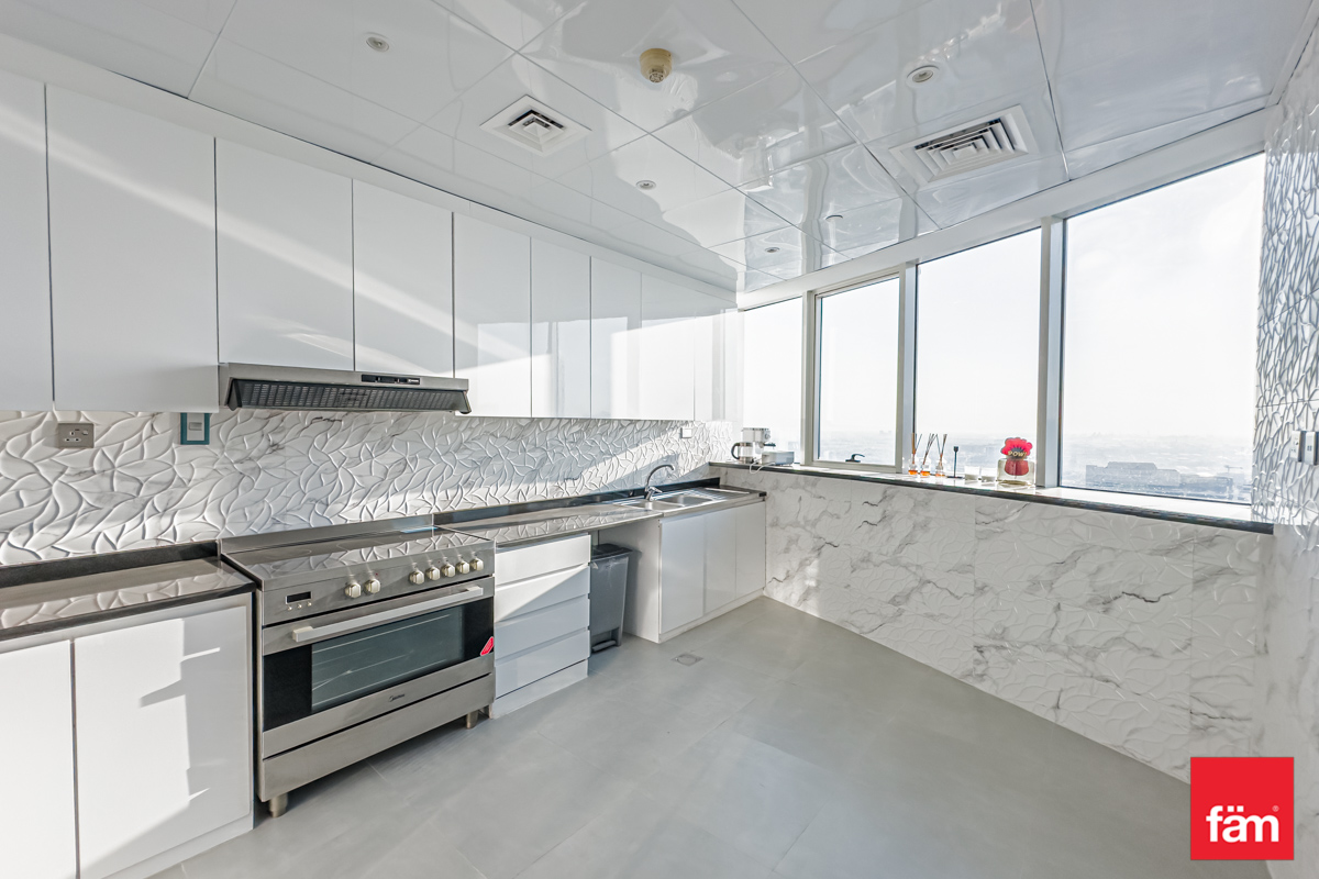 Direct Metro Access DMCC | Furnished | High Floor-28