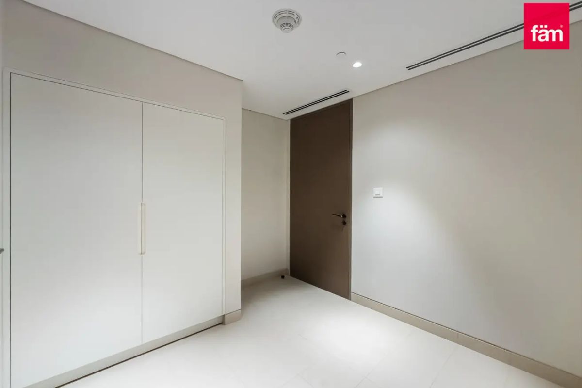 High floor | Vacant | Luxurious-12