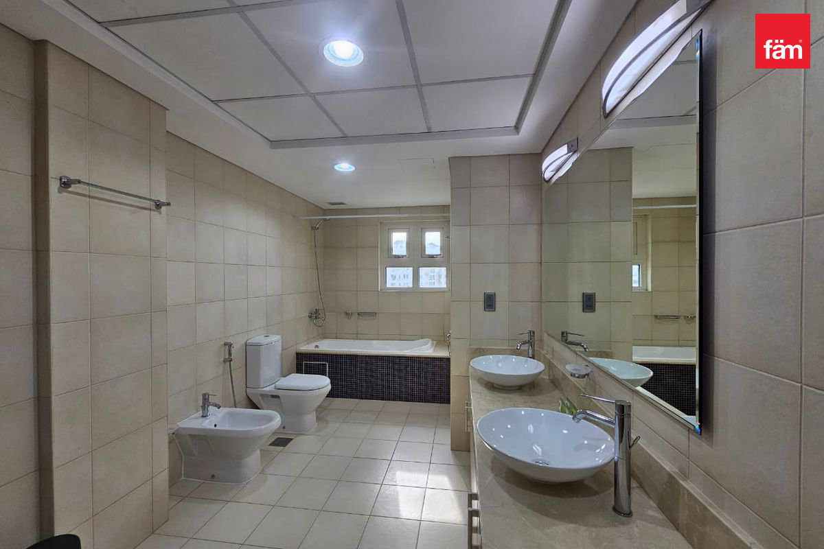 Private Beach Access | Large Layout | Vacant-11