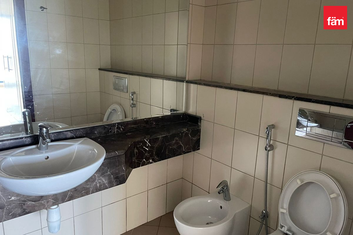 CHILLER FREE | HIGH FLOOR | DUPLEX | LAKE VIEW-8