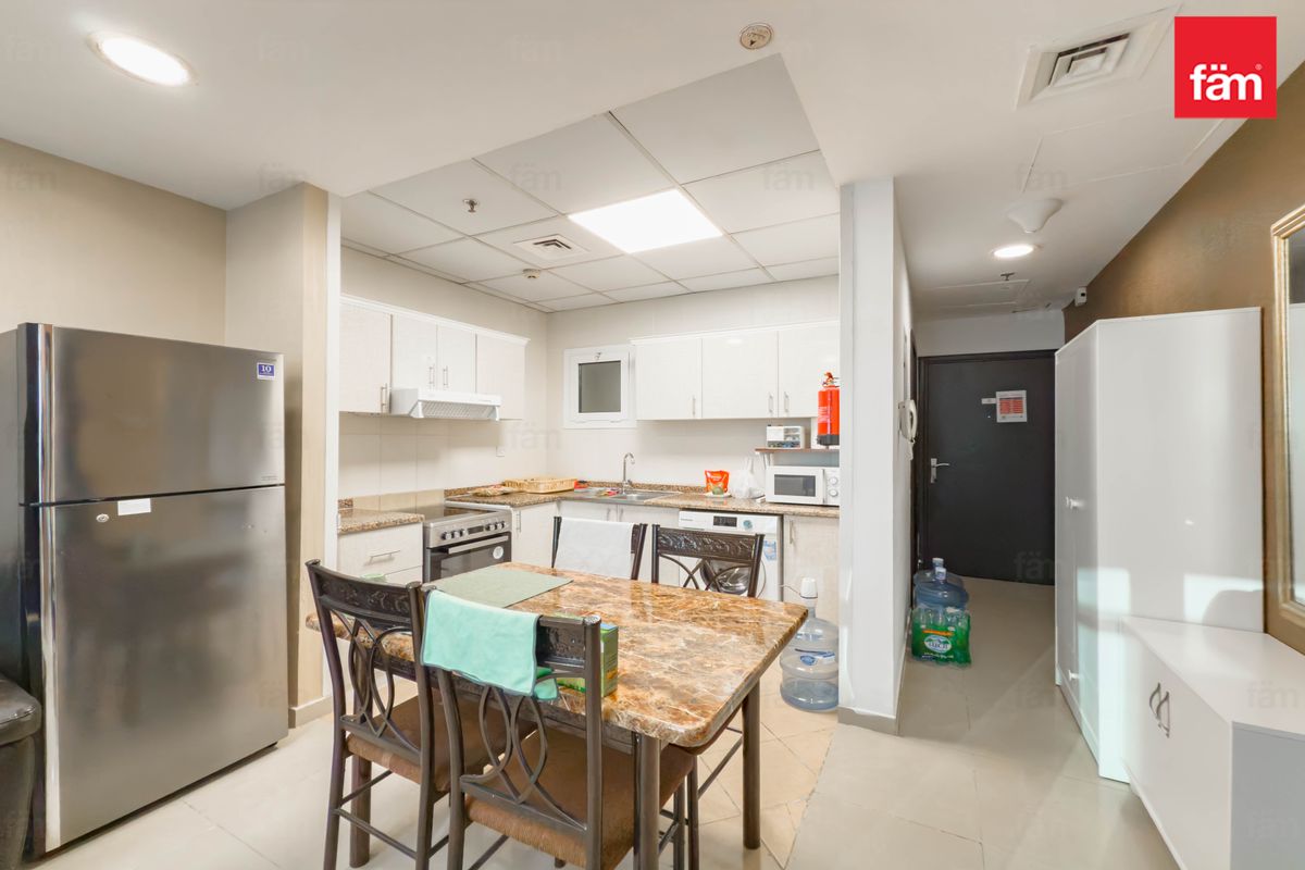 Close to Metro| Full lake View| Fully Furnished-8