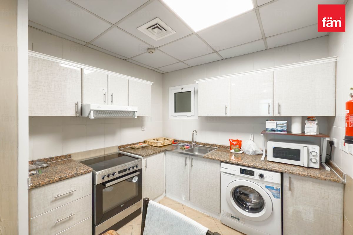 Close to Metro| Full lake View| Fully Furnished-9
