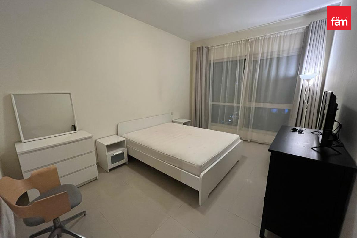 Spacious Layout | Vacant | Sea View-10