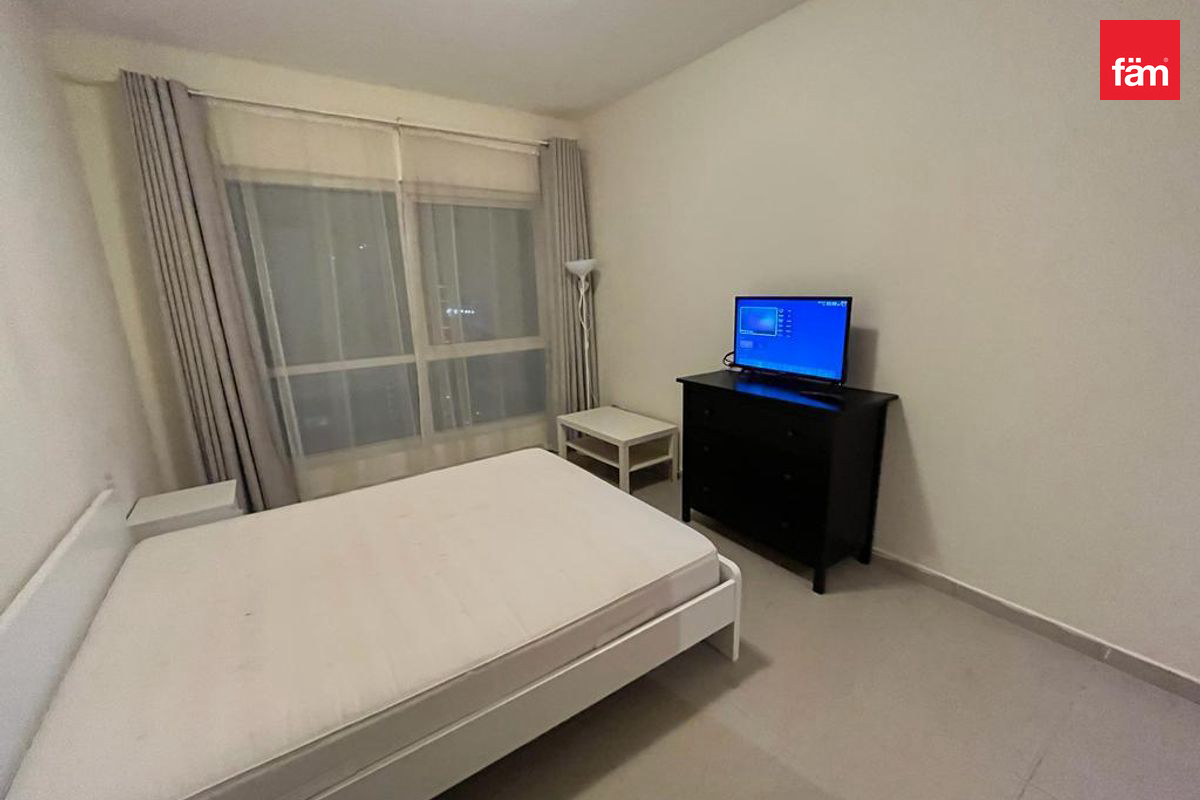 Spacious Layout | Vacant | Sea View-12
