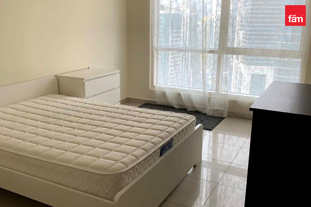 Spacious Layout | Vacant | Sea View-11