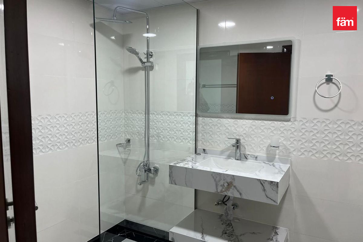 UPGRADED | LAKE VIEW | HIGH FLOOR | 2 PLUS MAID-10