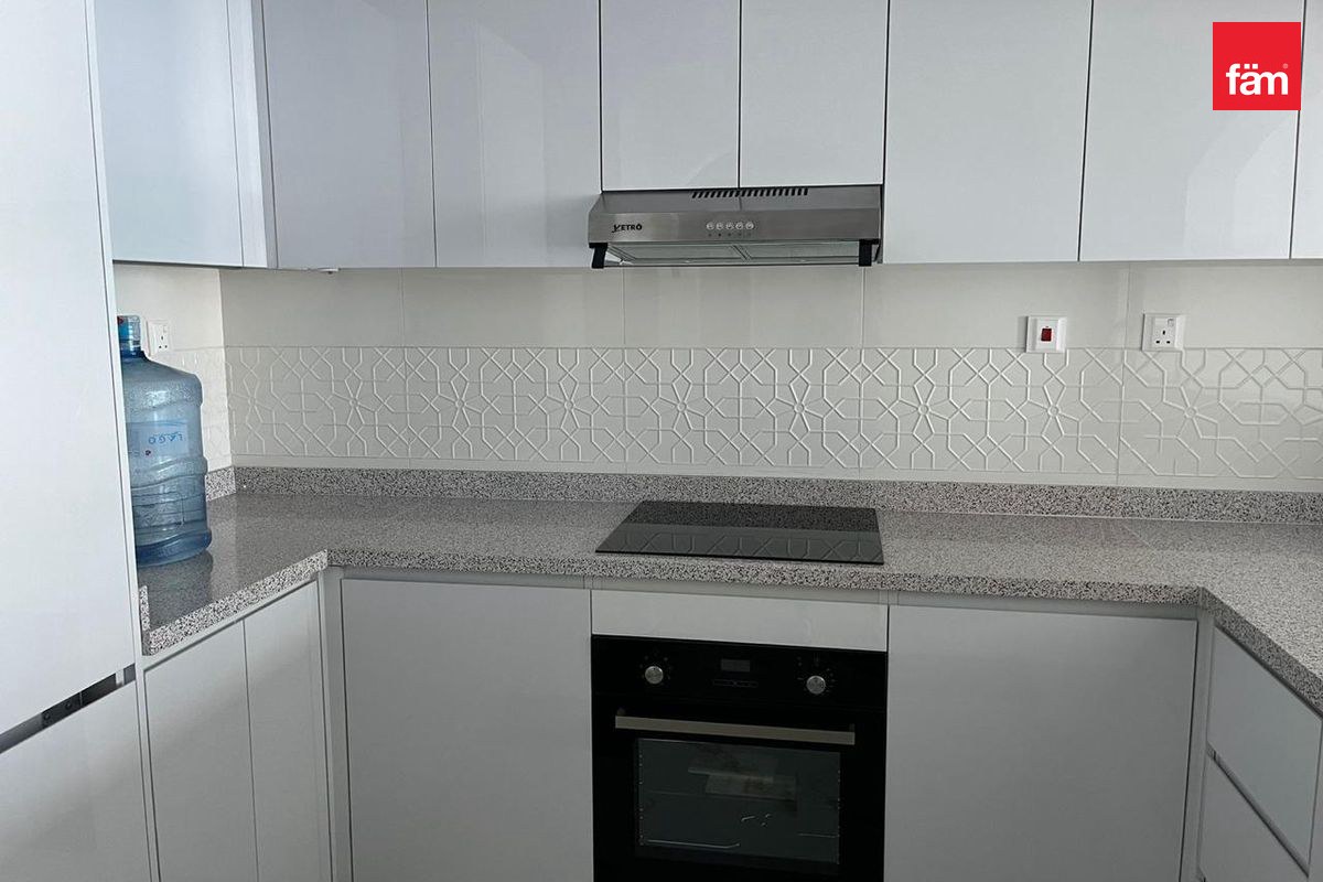 UPGRADED | LAKE VIEW | HIGH FLOOR | 2 PLUS MAID-7
