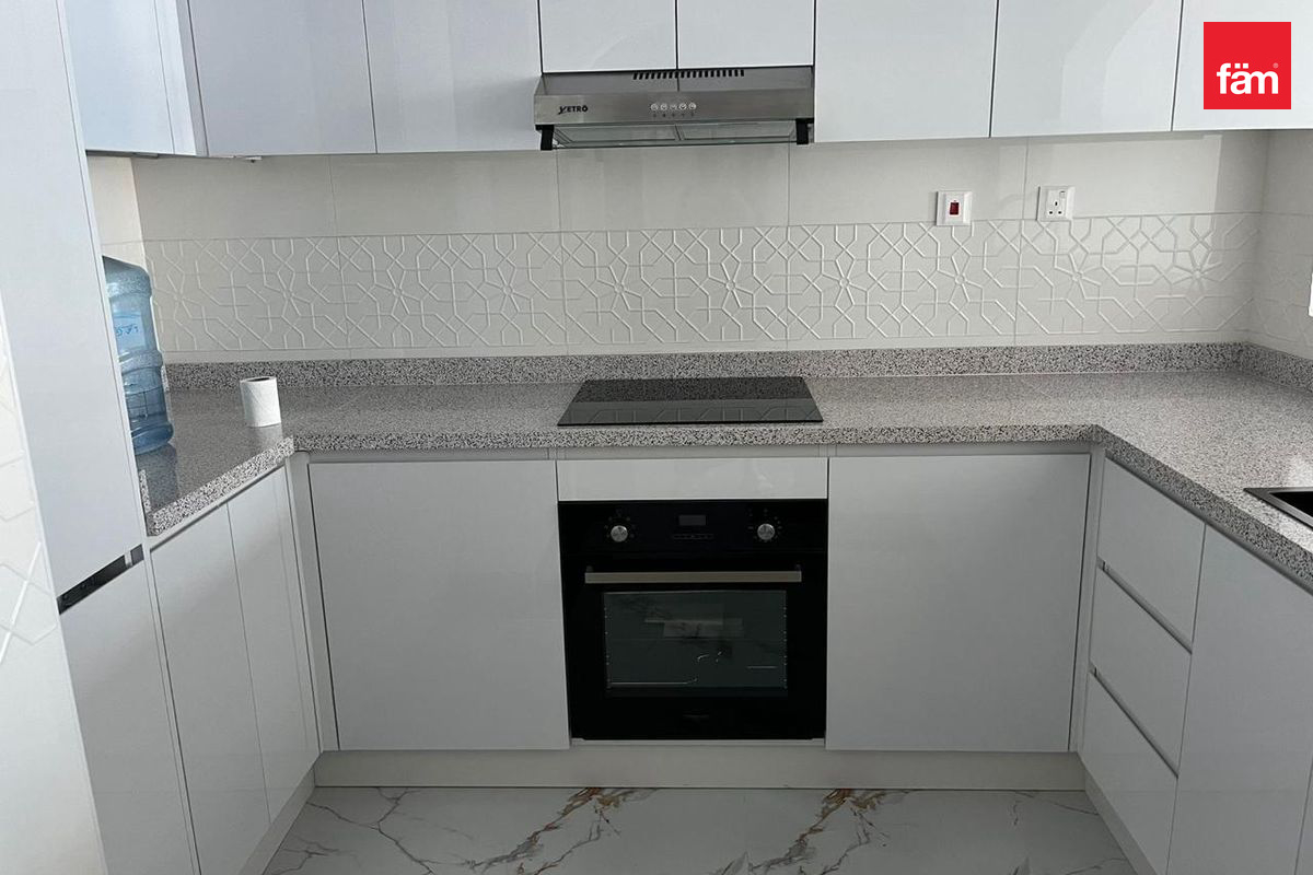UPGRADED | LAKE VIEW | HIGH FLOOR | 2 PLUS MAID-9