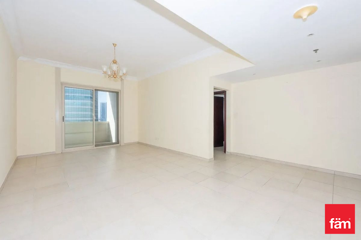 Price 125,000 AED 2 Bedroom Apartment for Rent in Lakeshore Tower