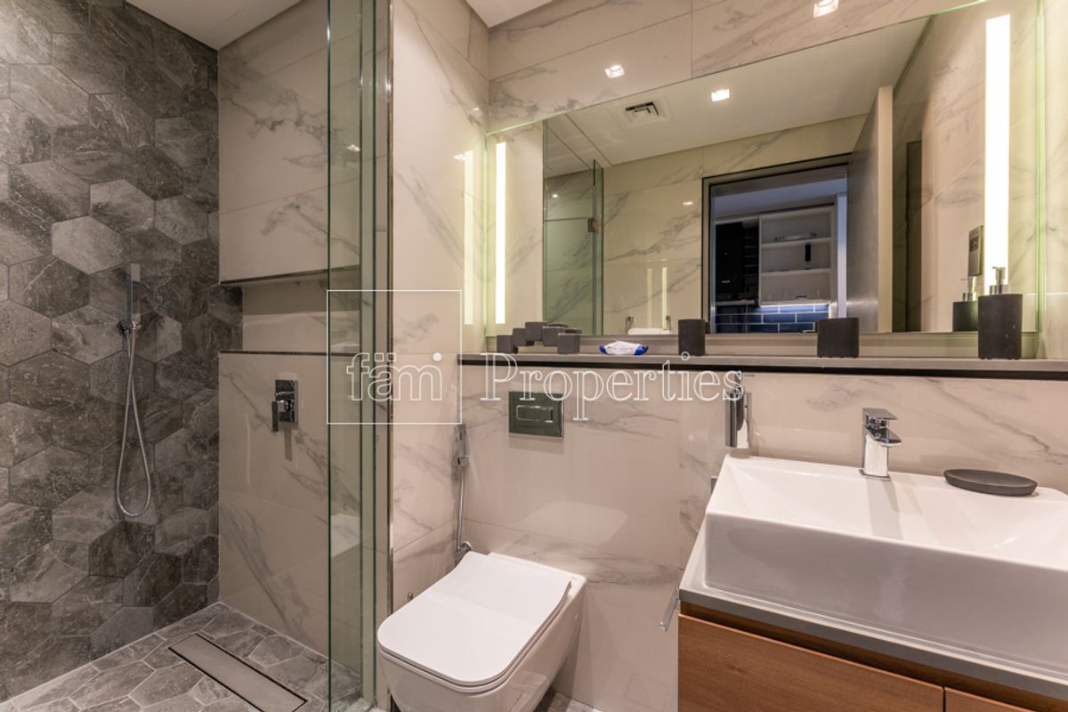 With stunning Downtown views | High floor apt-11