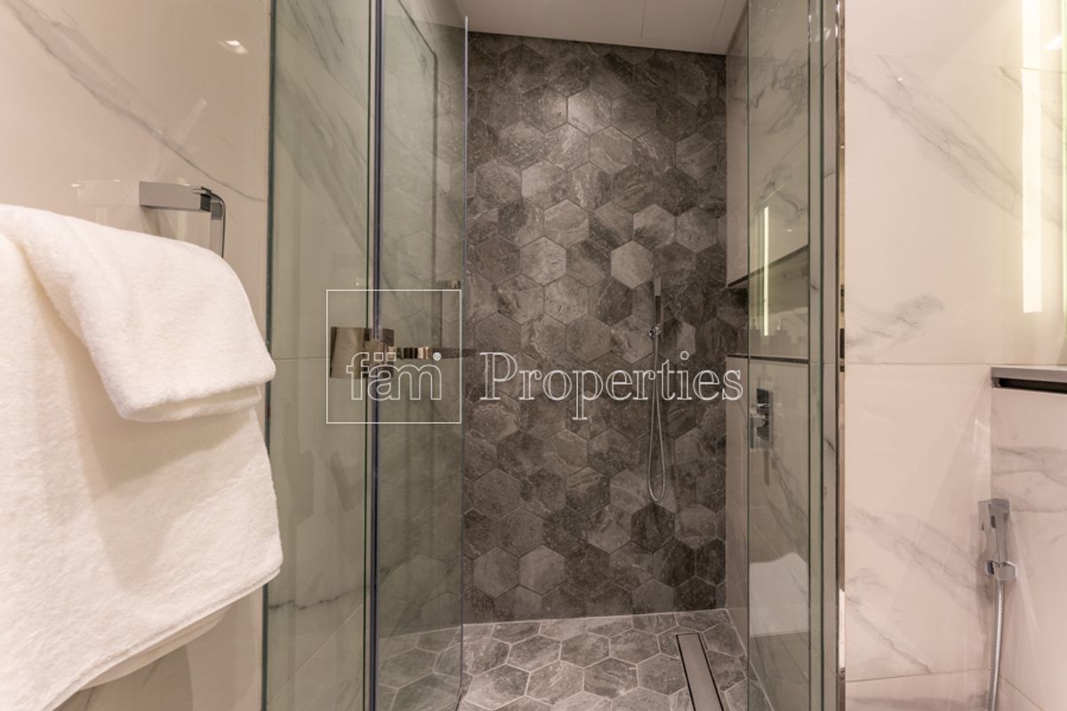 With stunning Downtown views | High floor apt-14