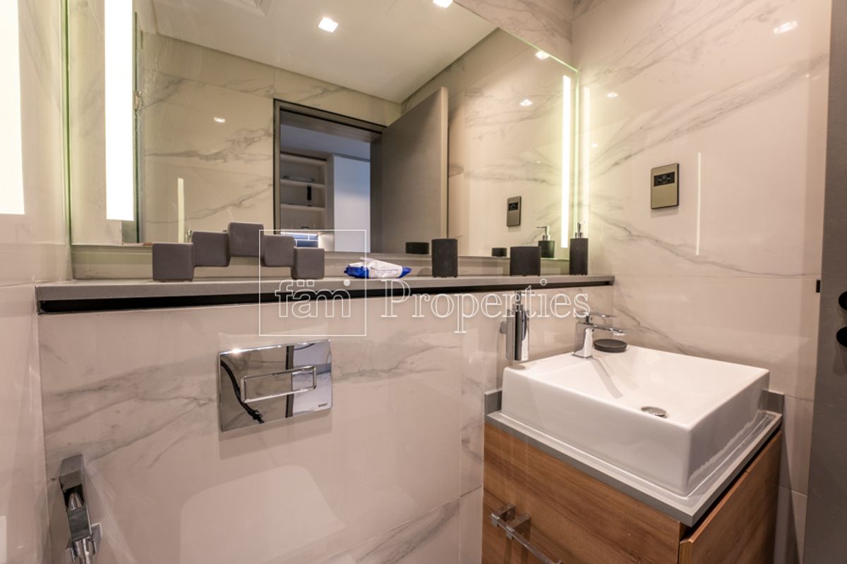 With stunning Downtown views | High floor apt-12