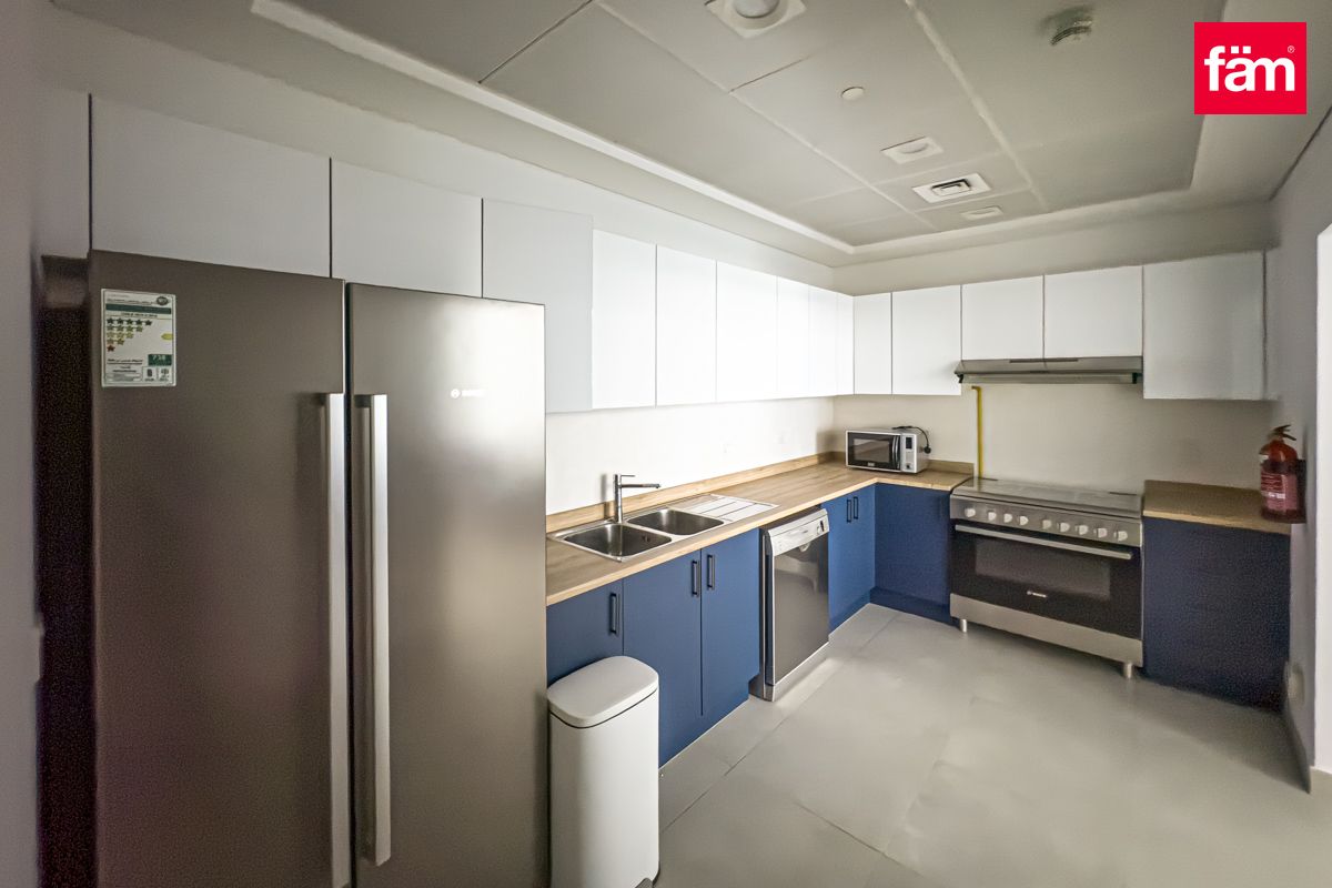Spacious Layout | High Floor | Prime Location-4