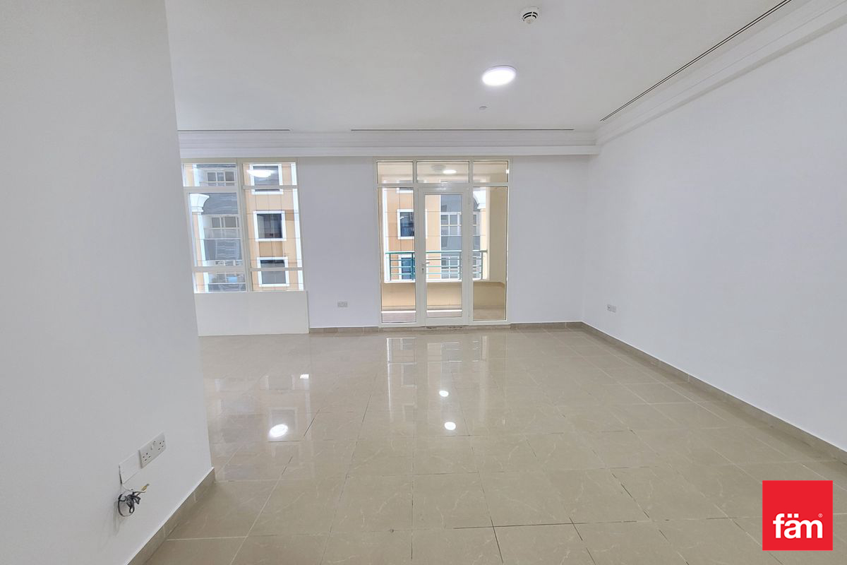 Sea Facing | Maid's Room | High Floor-10