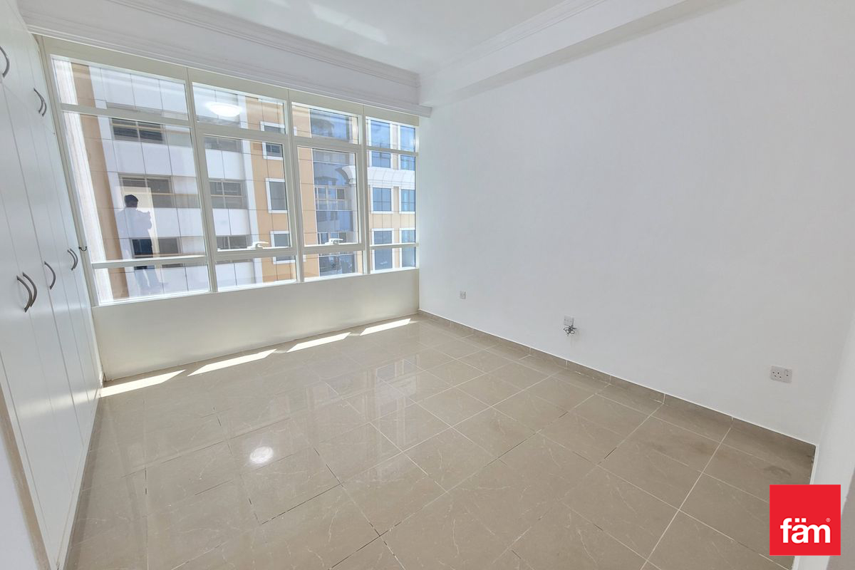 Sea Facing | Maid's Room | High Floor-6
