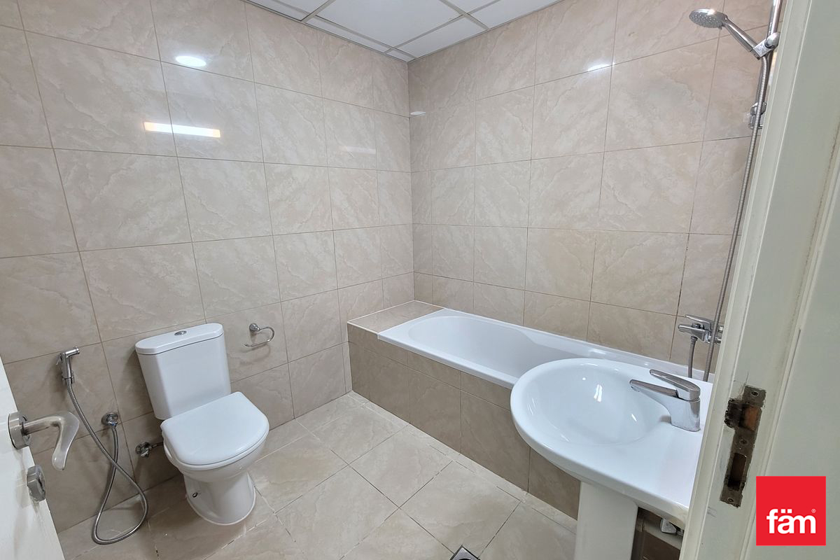 Sea Facing | Maid's Room | High Floor-15