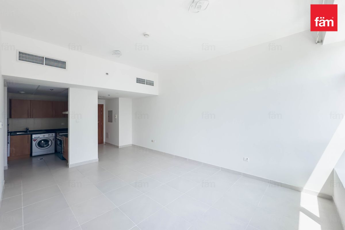 Vacant / Unfurnished / Prime Location-2