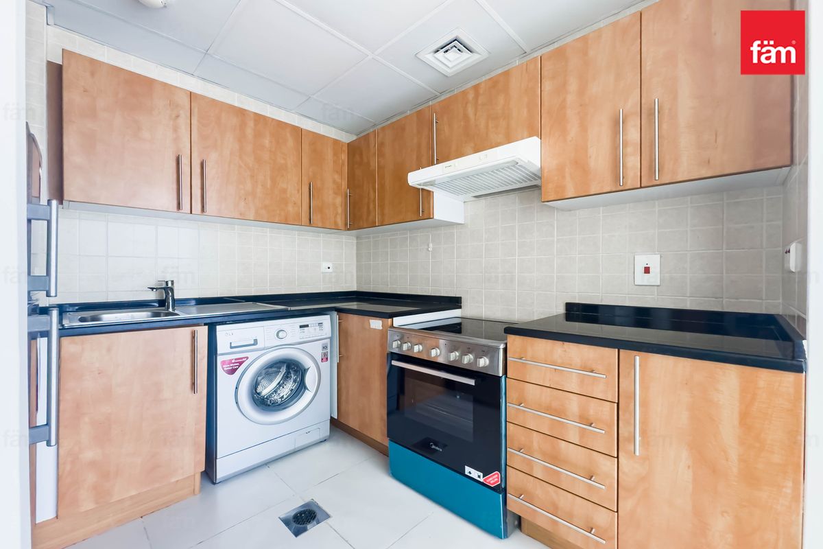 Vacant / Unfurnished / Prime Location-6