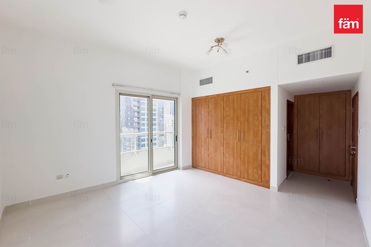 Vacant / Unfurnished / Prime Location-16