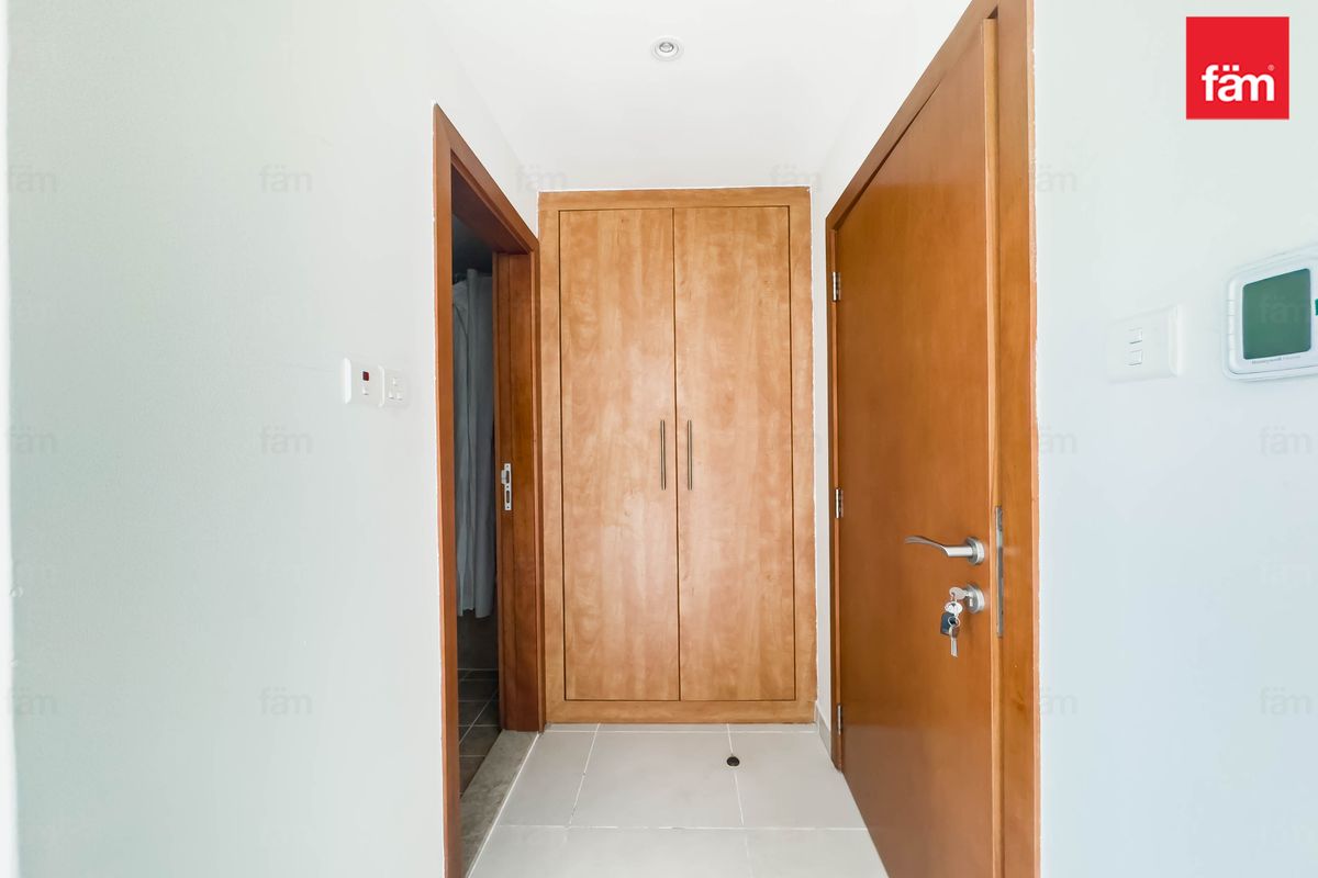 Vacant / Unfurnished / Prime Location-17