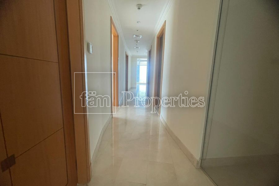 Price 285,000 AED 3 Bedroom Apartment for Rent in Marinascape Oceanic