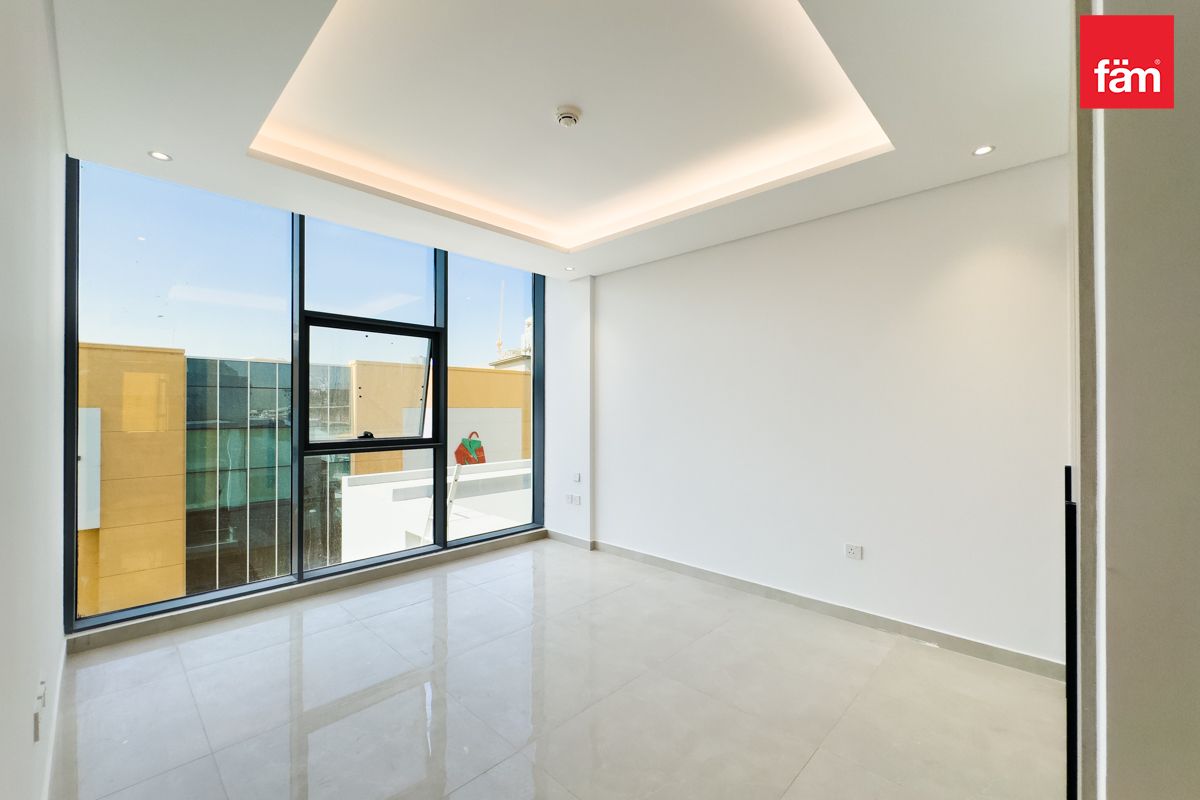 Next To Mall | Duplex | Jacuzzi On Roof-12