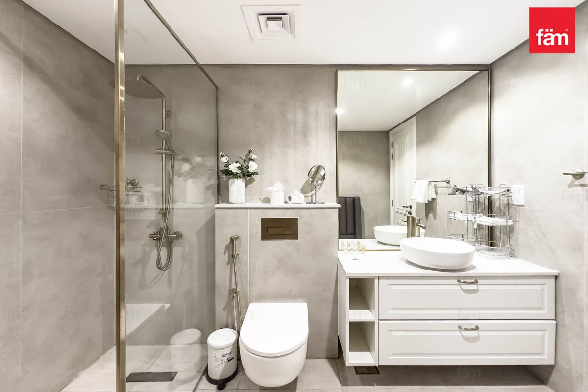 Park views| Fully furnished| Brand New| Sizable-17
