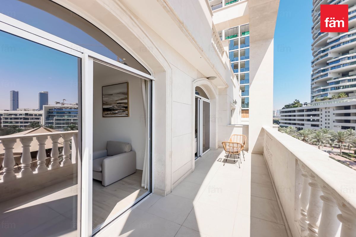 Park views| Fully furnished| Brand New| Sizable-23