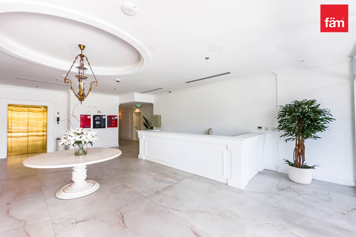 Park views| Fully furnished| Brand New| Sizable-25