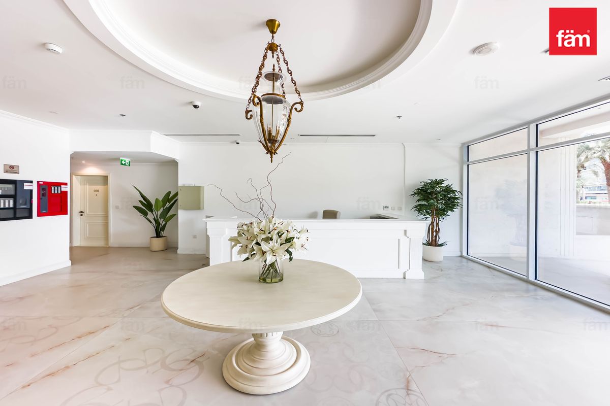 Park views| Fully furnished| Brand New| Sizable-27
