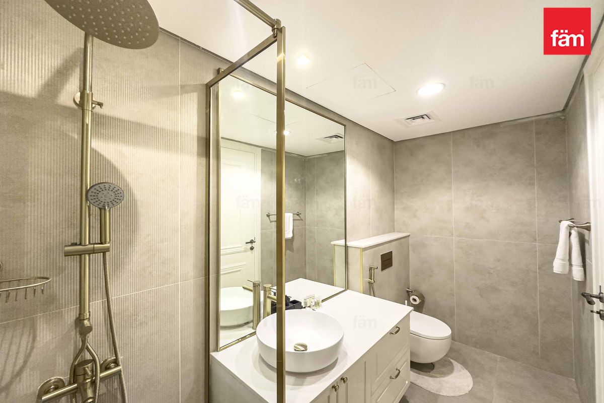 Park views| Fully furnished| Brand New| Spacious-20