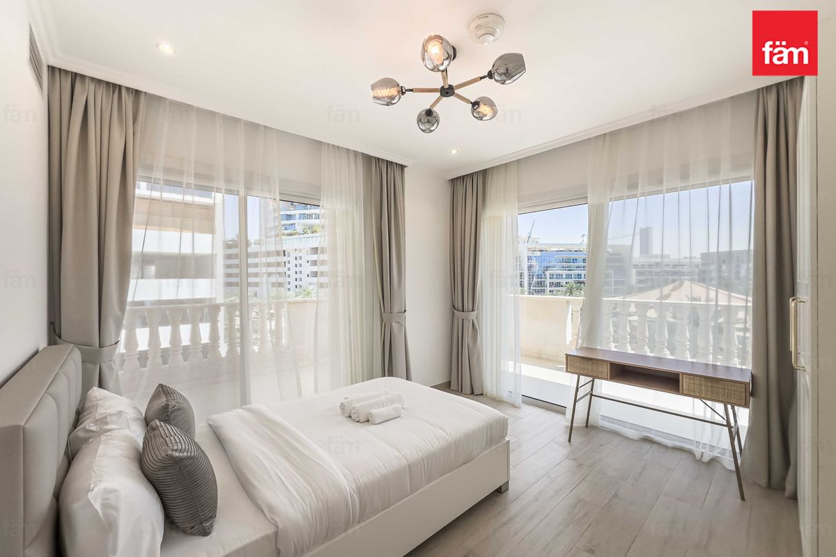 Park views| Fully furnished| Brand New| Spacious-15