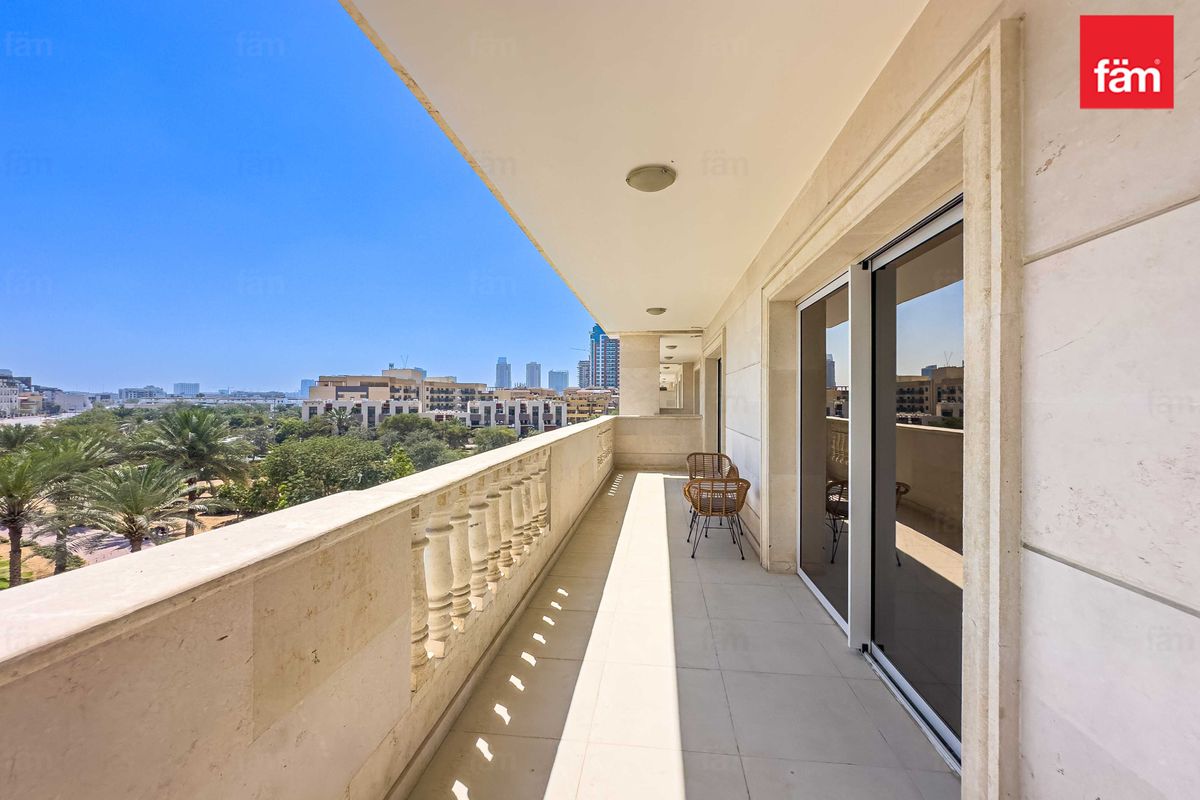 Park views| Fully furnished| Brand New| Spacious-27