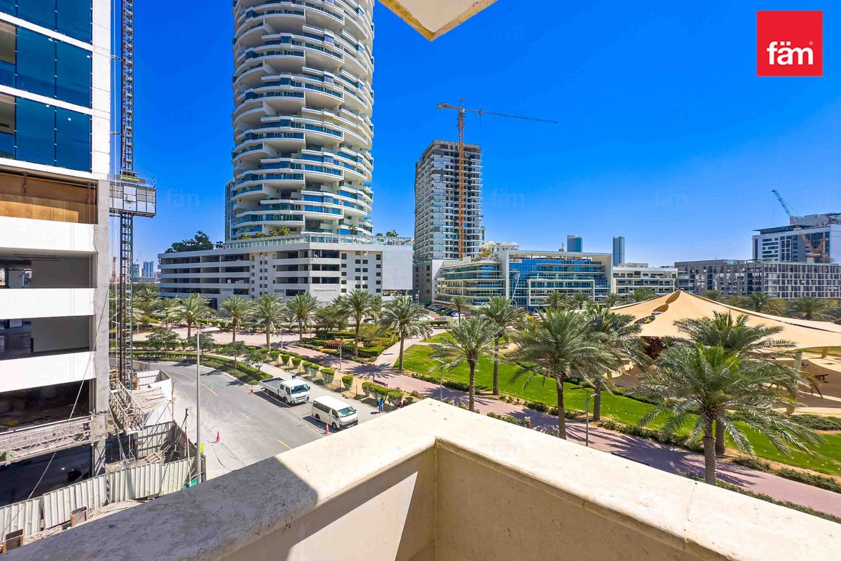 Park views| Fully furnished| Brand New| Spacious-29