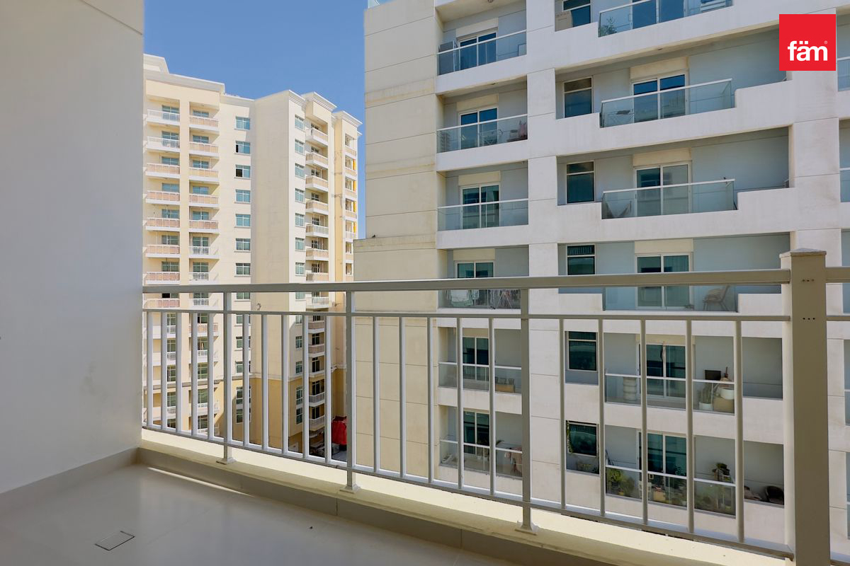 Upgraded  Huge 1BHK |  Closed Kitchen | Balcony-9