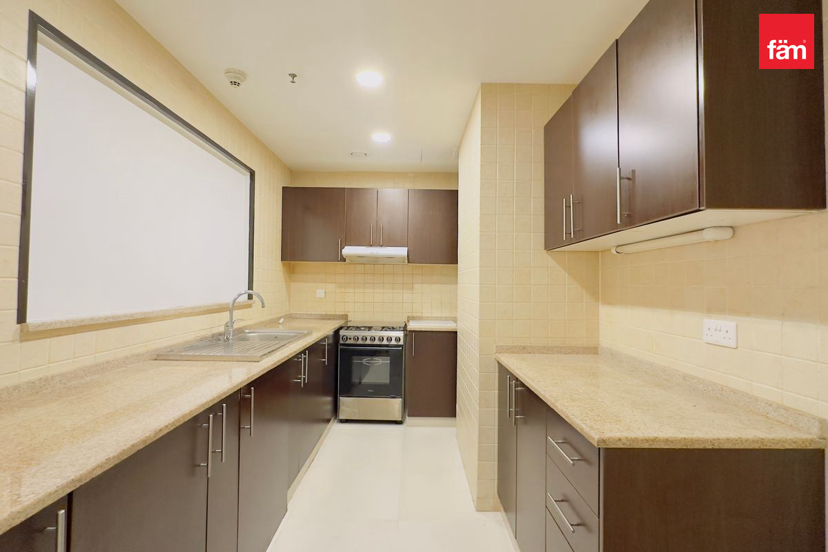 Upgraded  Huge 1BHK |  Closed Kitchen | Balcony-6