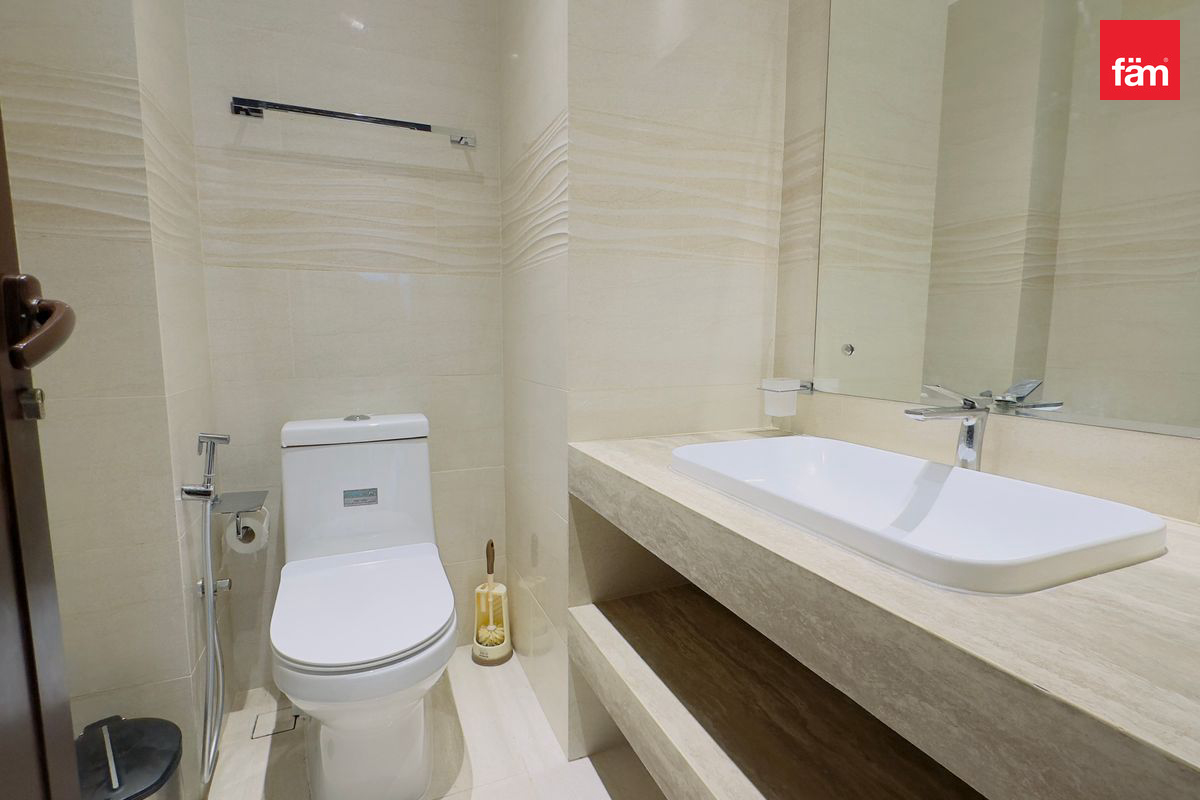 Upgraded  Huge 1BHK |  Closed Kitchen | Balcony-13