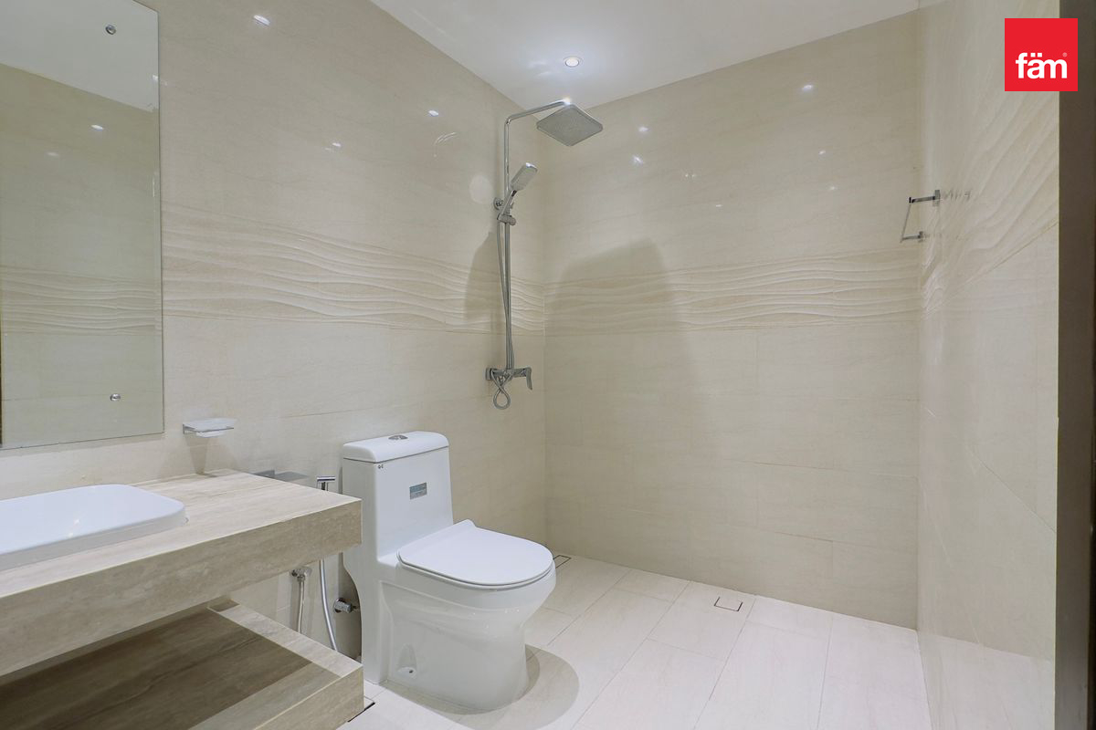 Upgraded  Huge 1BHK |  Closed Kitchen | Balcony-12