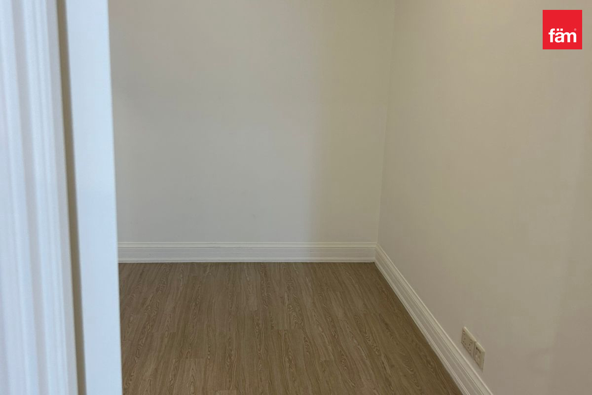 Vacant | Upgraded | Marina View-6
