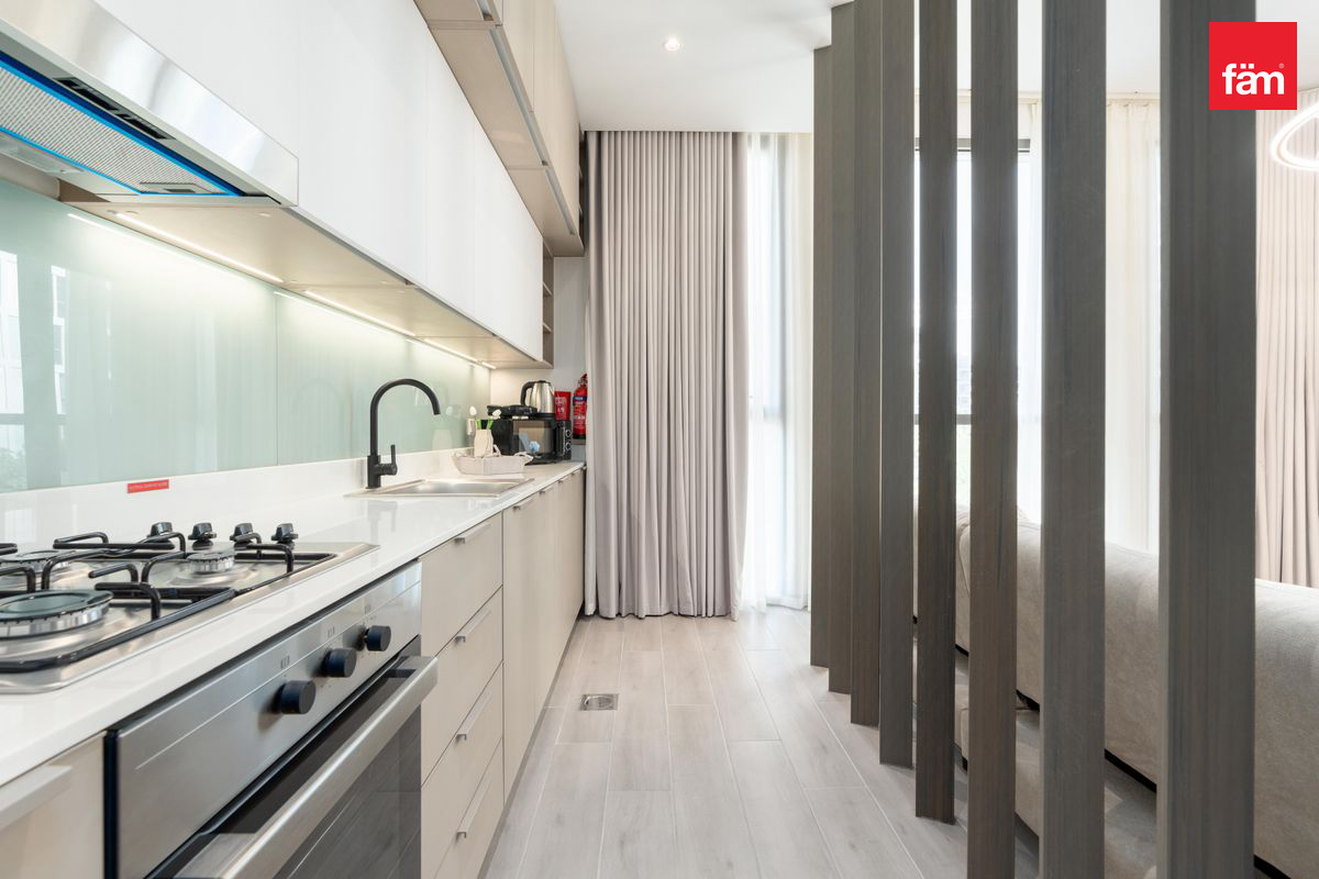 SPACIOUS CLOSED KITCHEN LAYOUT | FURNISHED VACANT-5