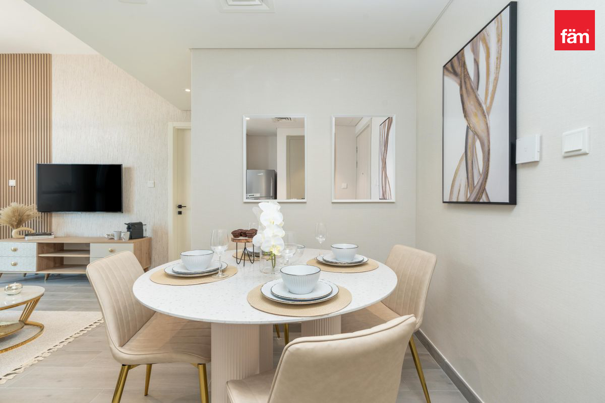 SPACIOUS CLOSED KITCHEN LAYOUT | FURNISHED VACANT-3