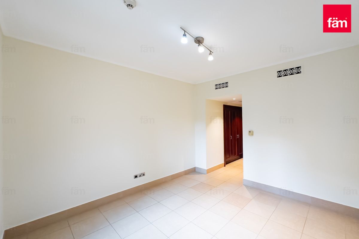 Pool View 2BR | 2 Balconies | Mid Floor | Miska-15