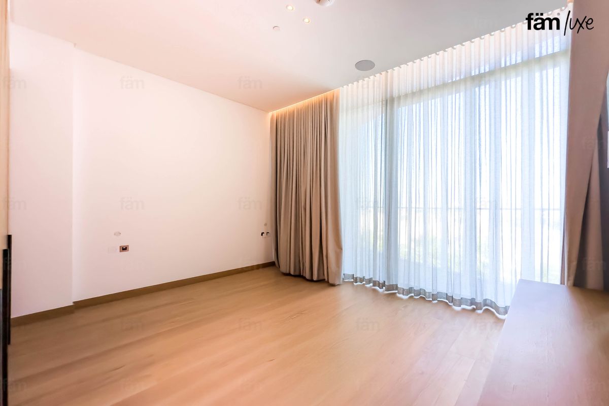 Sea View | Prime Location | Spacious-24