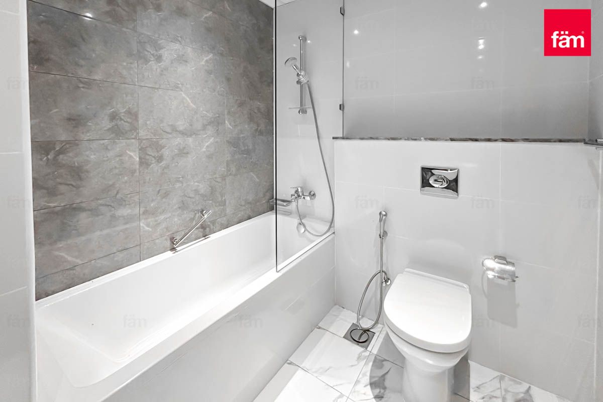 Canal View l Unfurnished l  Vacant-18