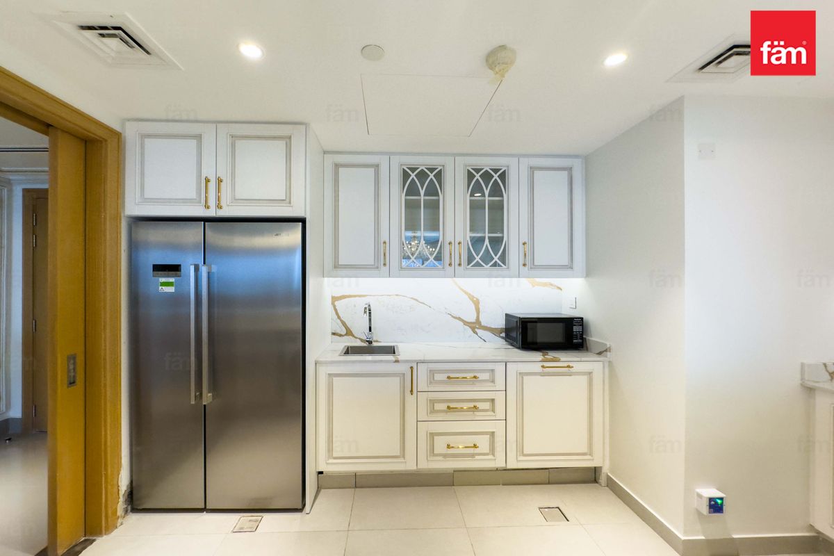 LUXURIOUSLY FURNISHED READY TO MOVE IN | BURJ VIEW-14